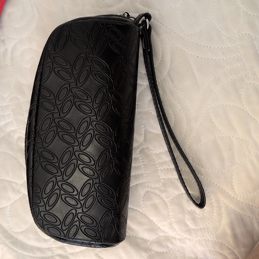 Oakley Soft Wristlet Glasses Case - Picture 3 of 8